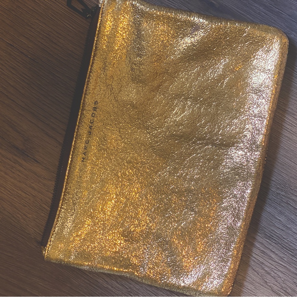 Excellent condition Marc Jacob makeup bag in gold